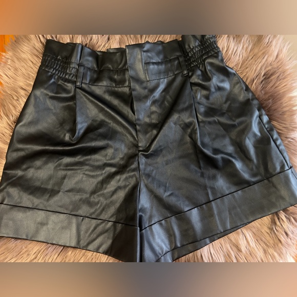 Zara Black Waxed Effect Shorts - Size Large - NWT - Picture 6 of 11